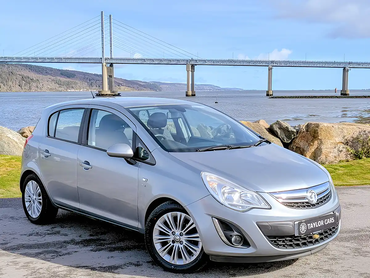 Used 2013 Vauxhall Corsa Se Silver - Interior and Exterior details 3