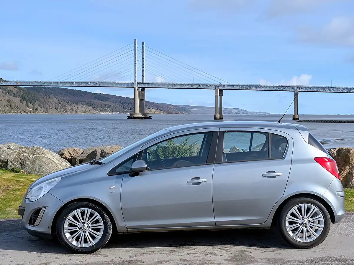 Used 2013 Vauxhall Corsa Se Silver - Interior and Exterior details 8