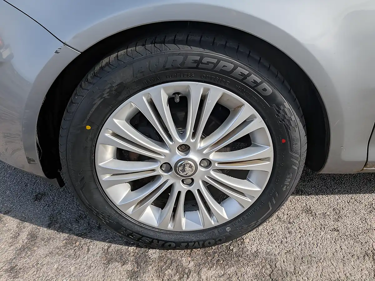 Used 2013 Vauxhall Corsa Se Silver - Interior and Exterior details 9
