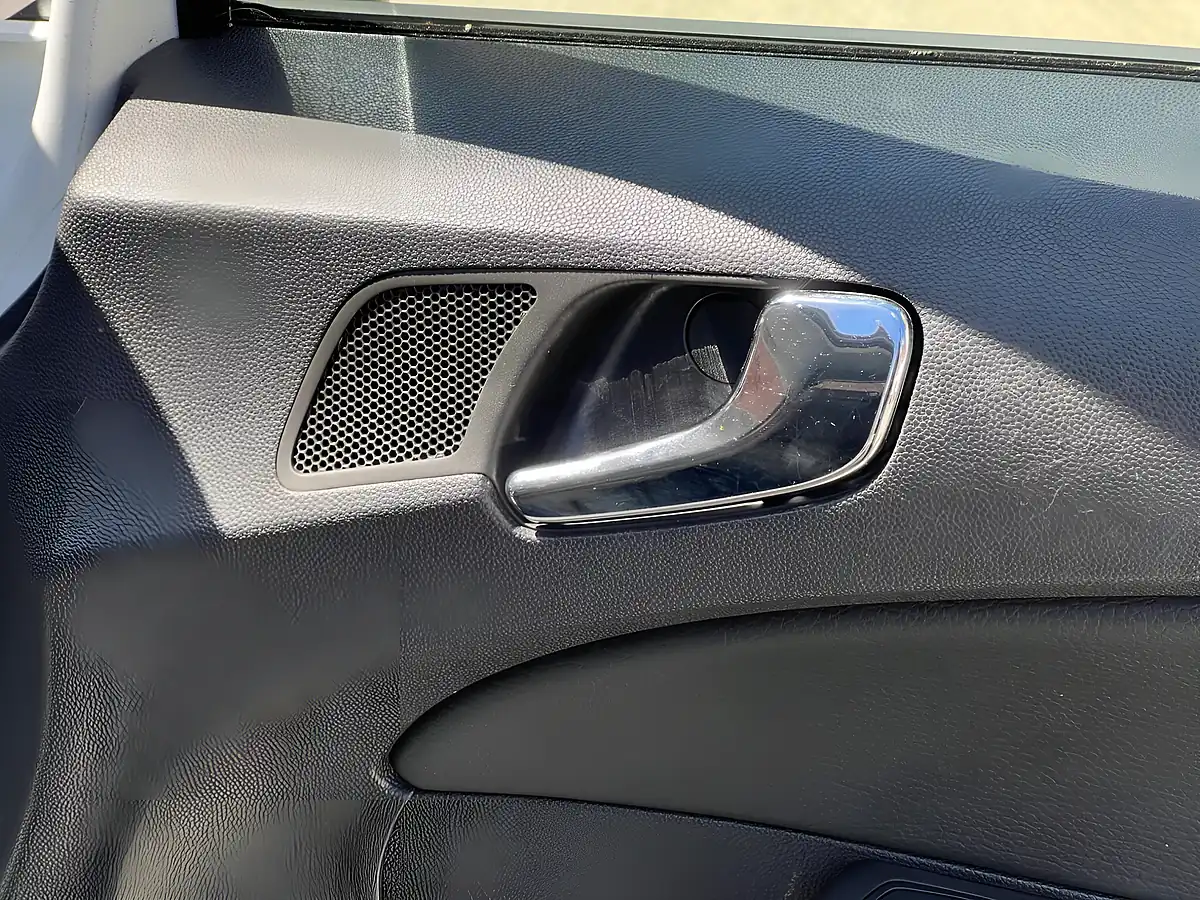 Used 2013 Vauxhall Corsa Se White - Interior and Exterior details 11