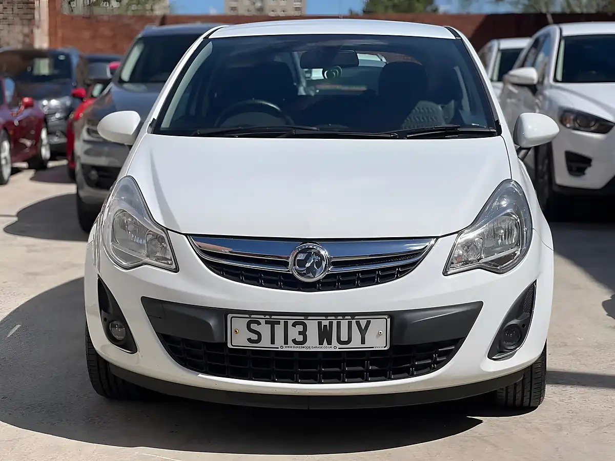 Used 2013 Vauxhall Corsa Se White - Interior and Exterior details 5