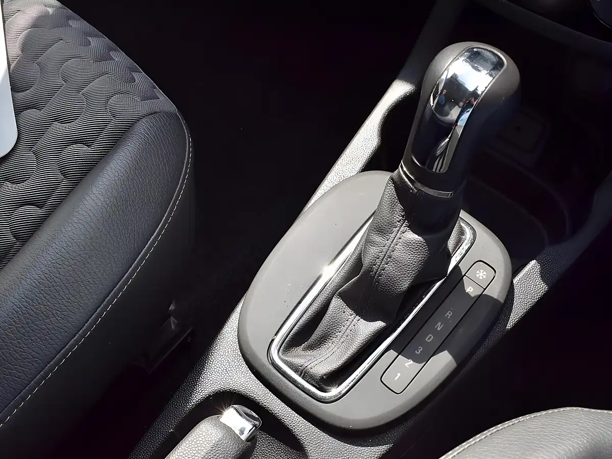 Used 2013 Vauxhall Corsa Se White - Interior and Exterior details 13