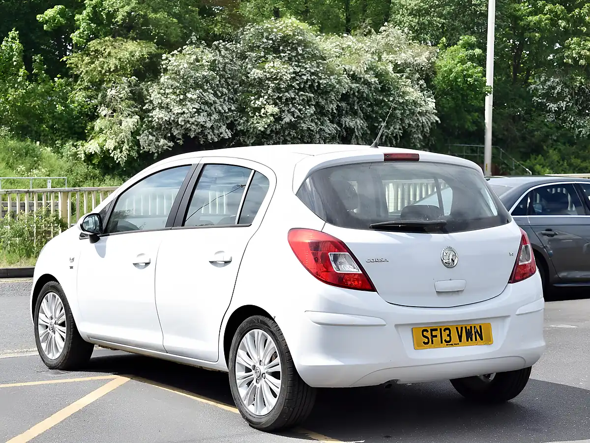Used 2013 Vauxhall Corsa Se White - Interior and Exterior details 5