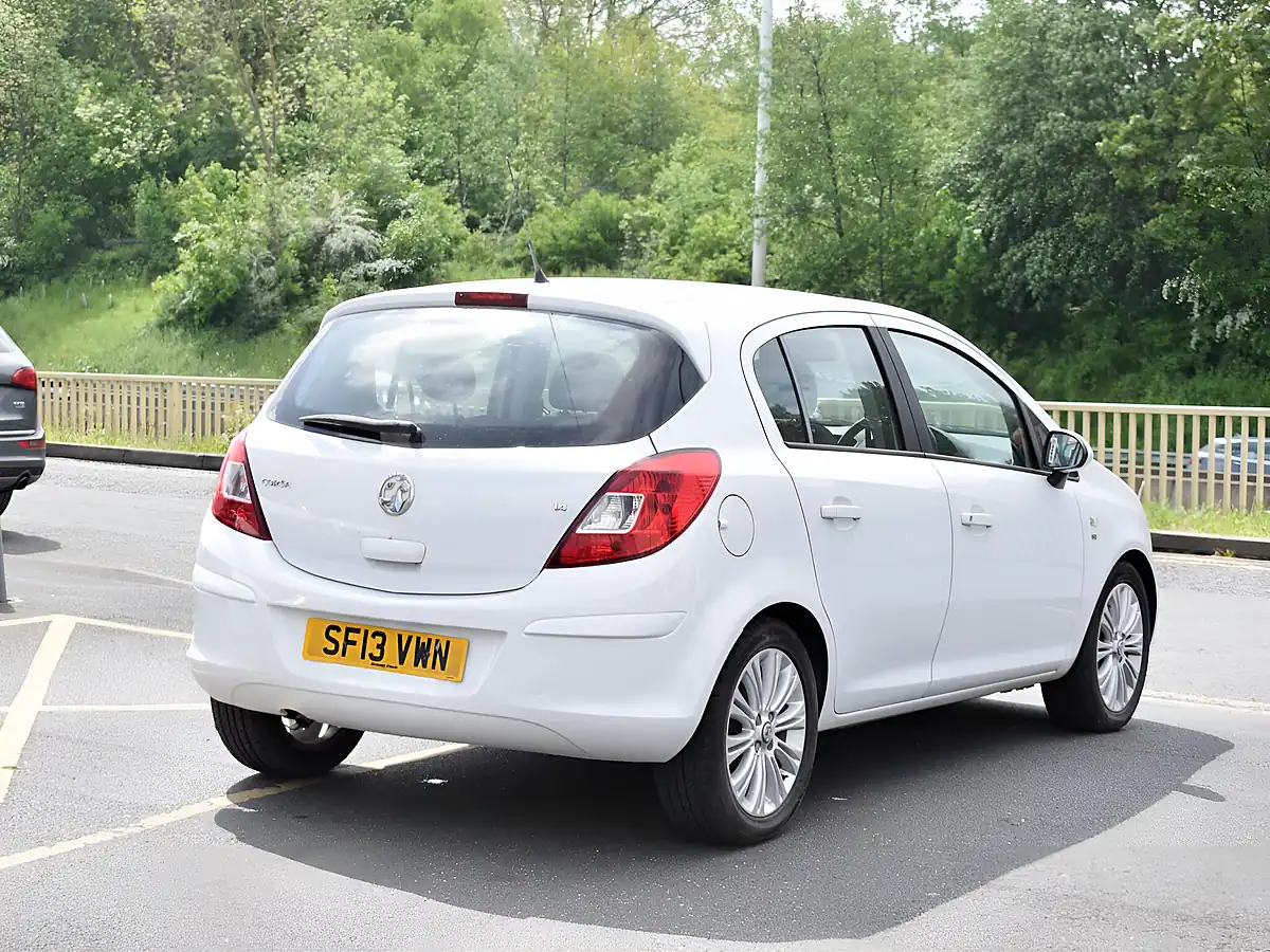 Used 2013 Vauxhall Corsa Se White - Interior and Exterior details 8