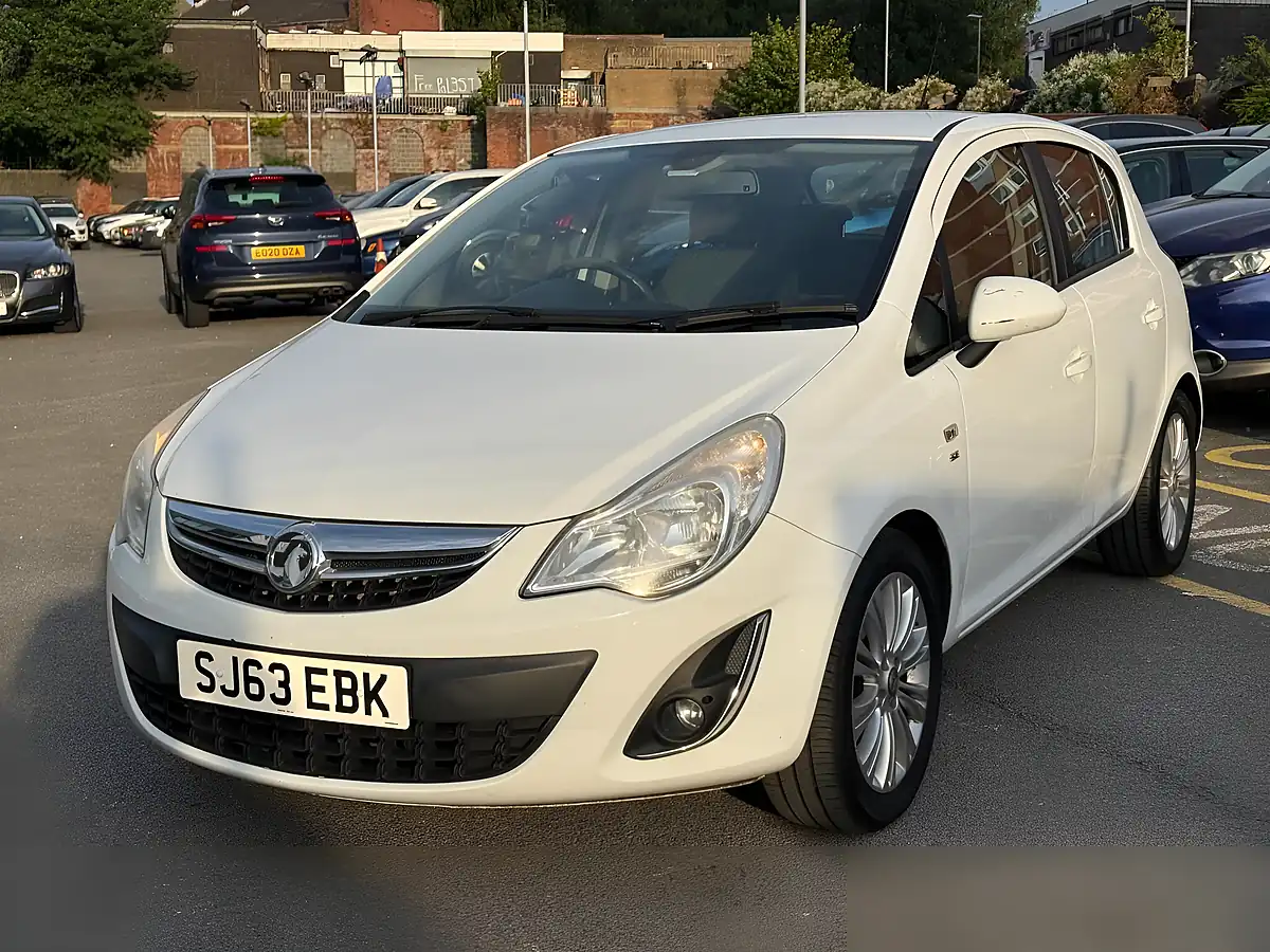 Used 2013 Vauxhall Corsa Se White - Interior and Exterior details 4