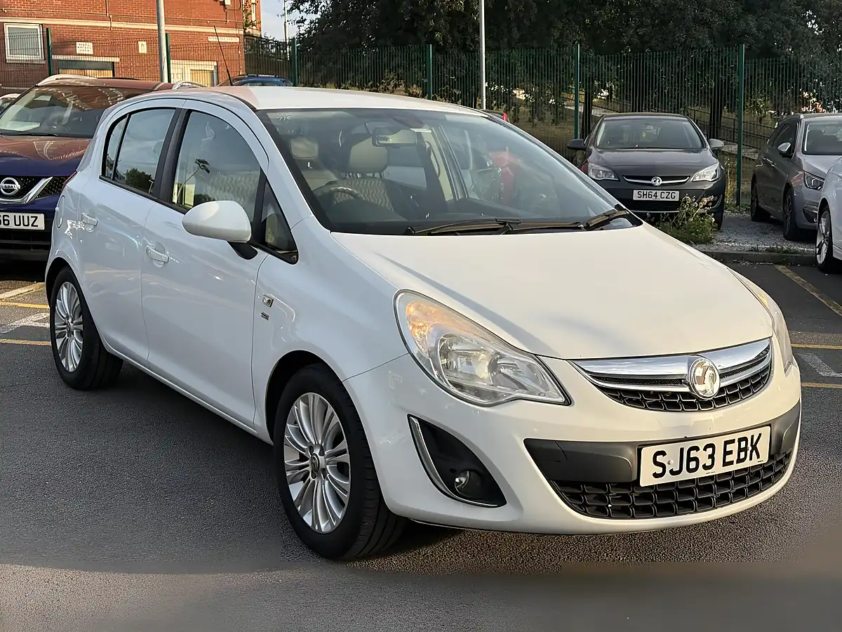 Used 2013 Vauxhall Corsa Se White - Interior and Exterior details 6