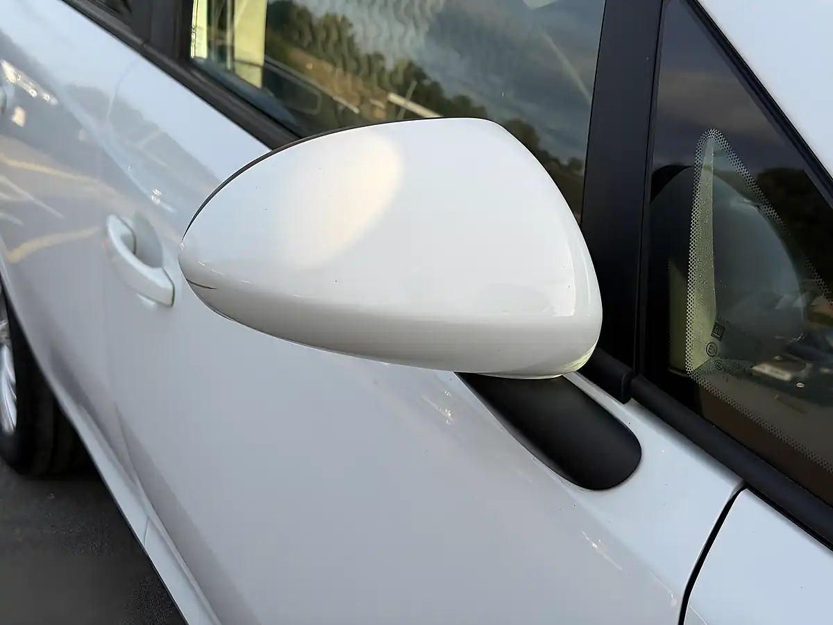 Used 2013 Vauxhall Corsa Se White - Interior and Exterior details 9