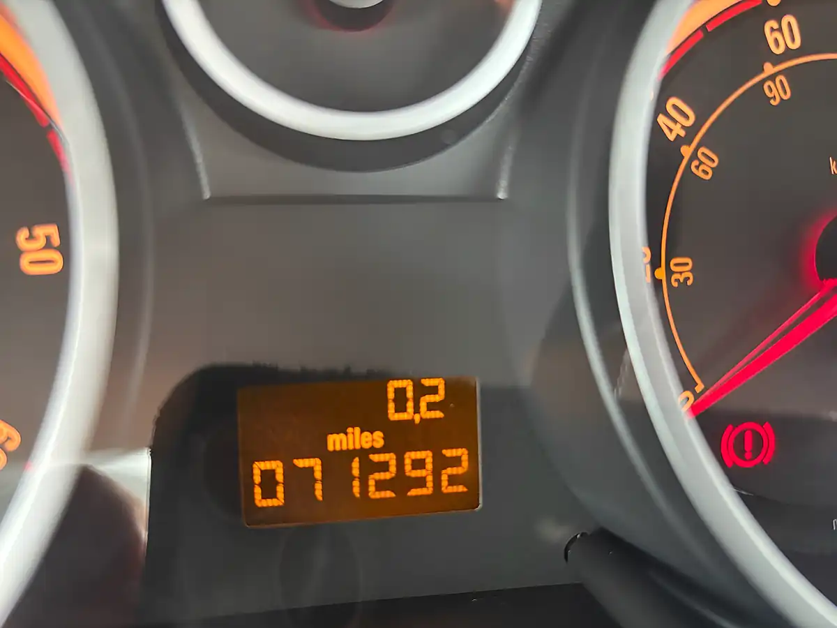 Used 2013 Vauxhall Corsa Sportive Silver - Interior and Exterior details 13