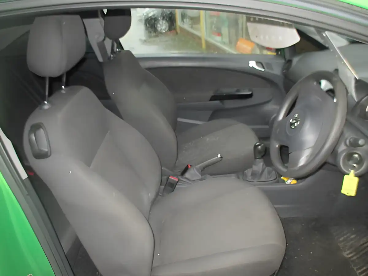Used 2013 Vauxhall Corsa Sting Green - Interior and Exterior details 8