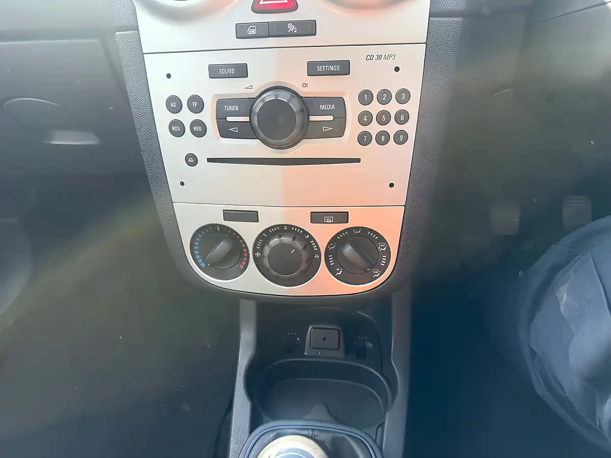 Used 2013 Vauxhall Corsa Sting - Interior and Exterior details 20