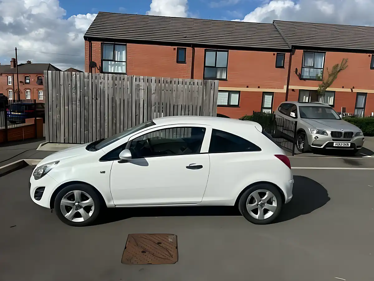 Used 2013 Vauxhall Corsa Sting - Interior and Exterior details 3