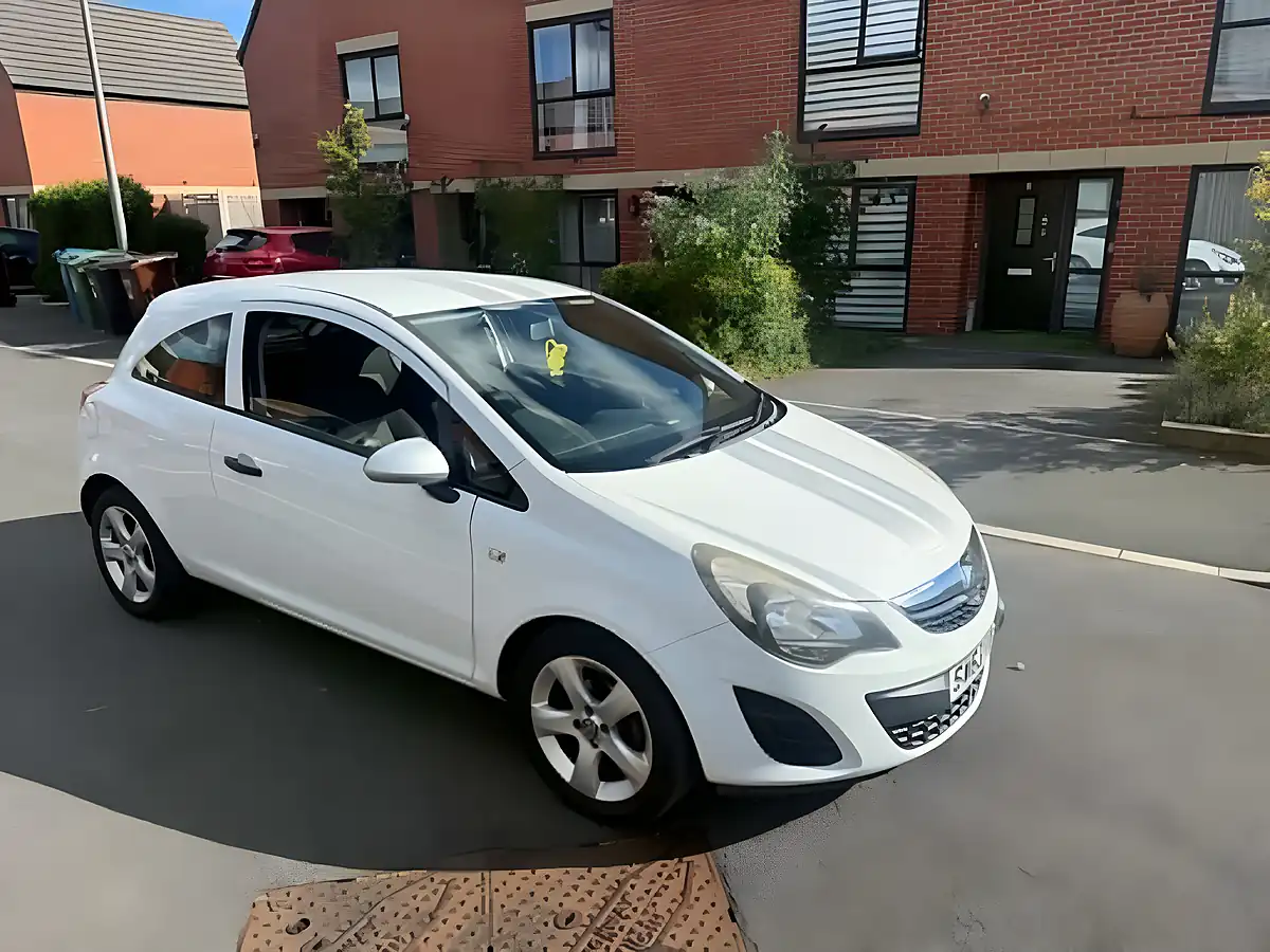 Used 2013 Vauxhall Corsa Sting - Interior and Exterior details 4