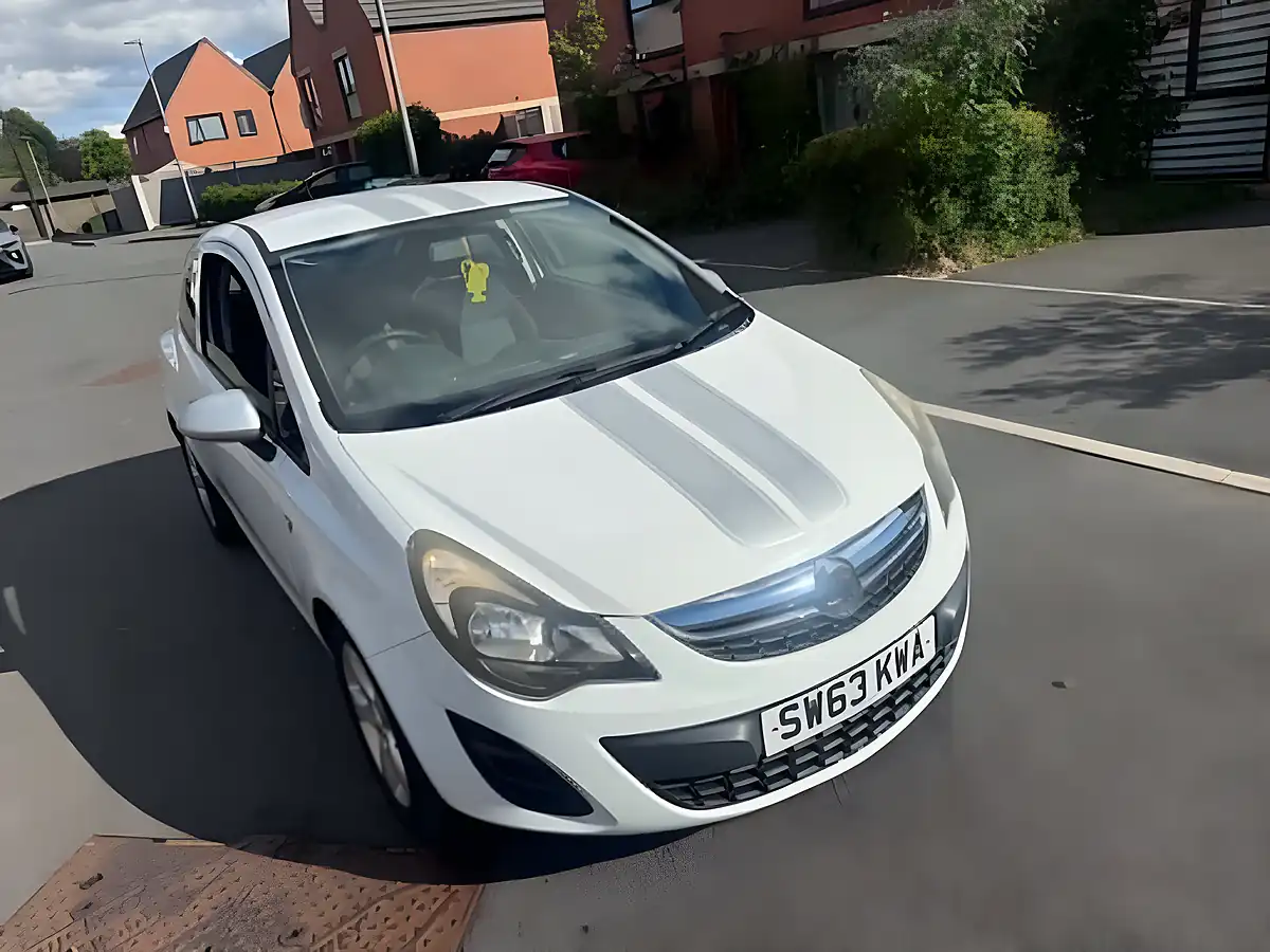 Used 2013 Vauxhall Corsa Sting - Interior and Exterior details 7