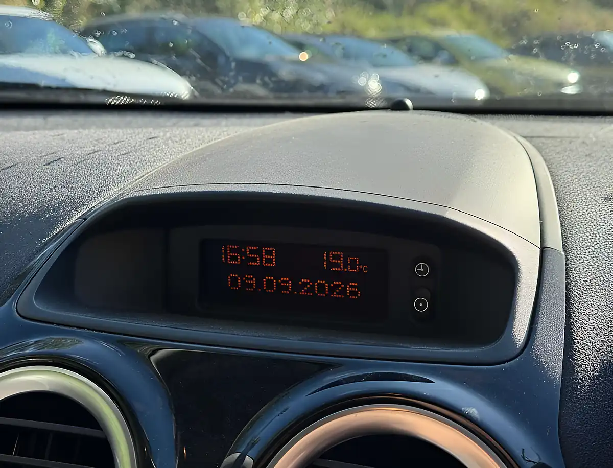 Used 2013 Vauxhall Corsa Sxi Ac Grey - Interior and Exterior details 12