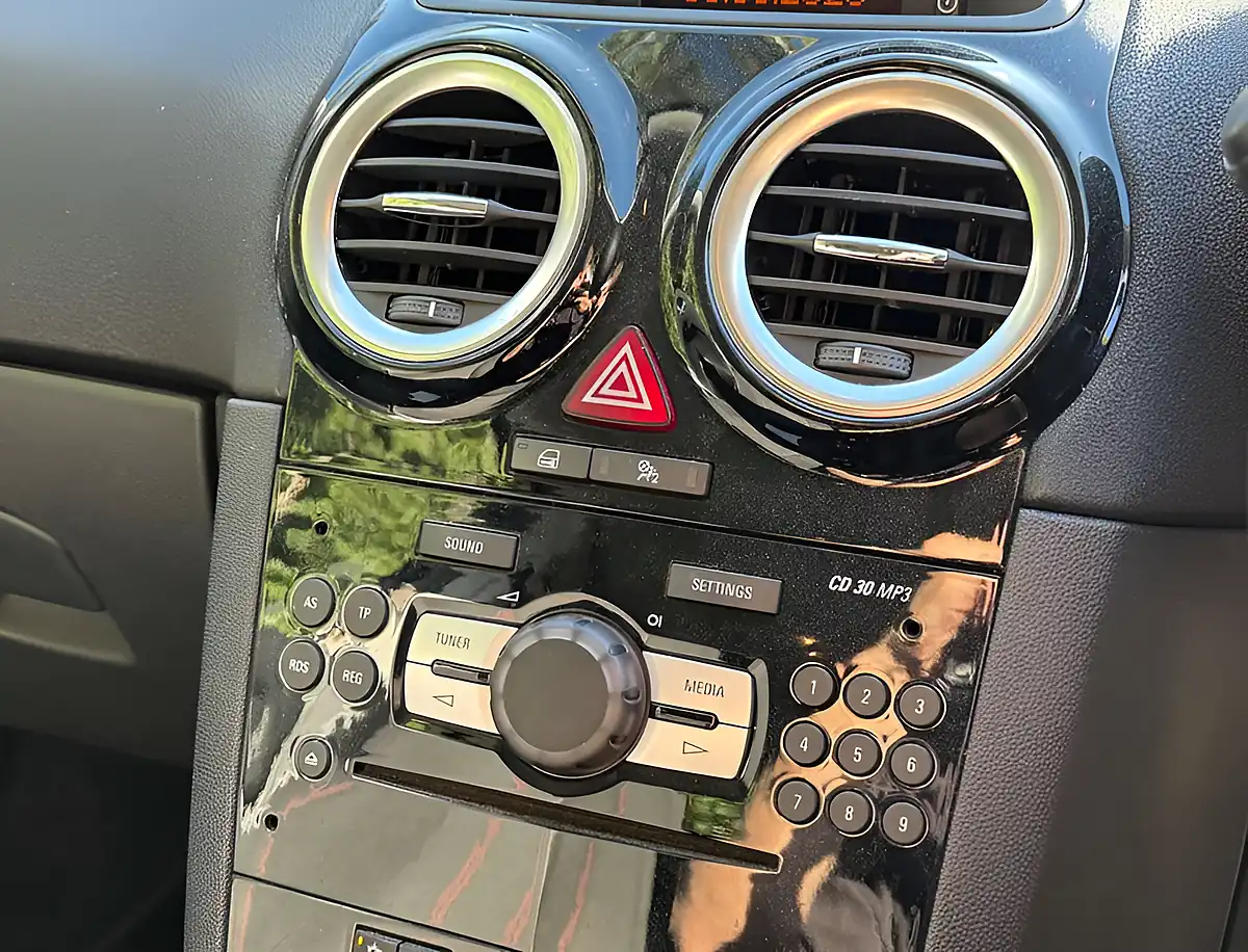 Used 2013 Vauxhall Corsa Sxi Ac Grey - Interior and Exterior details 13