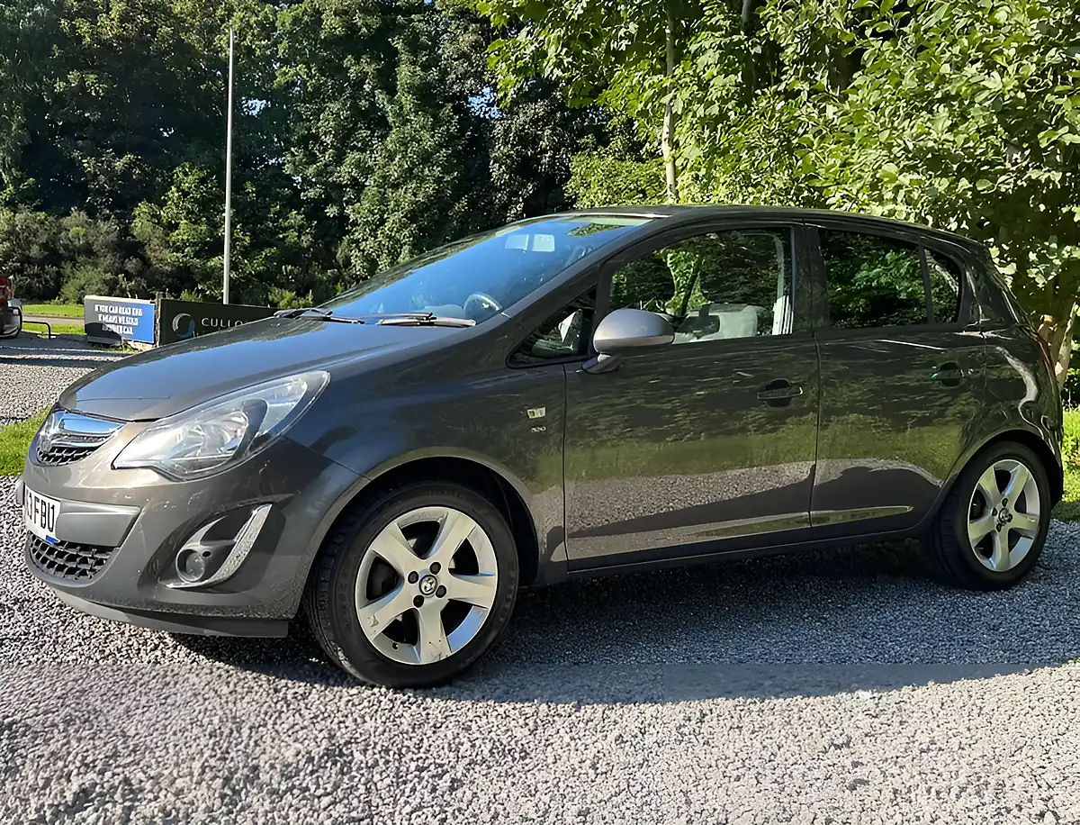 Used 2013 Vauxhall Corsa Sxi Ac Grey - Interior and Exterior details 7