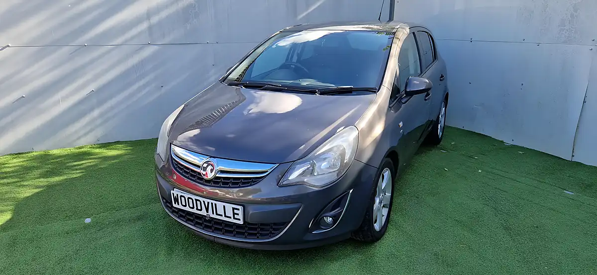 Used 2013 Vauxhall Corsa Sxi Ac Grey - Front View
