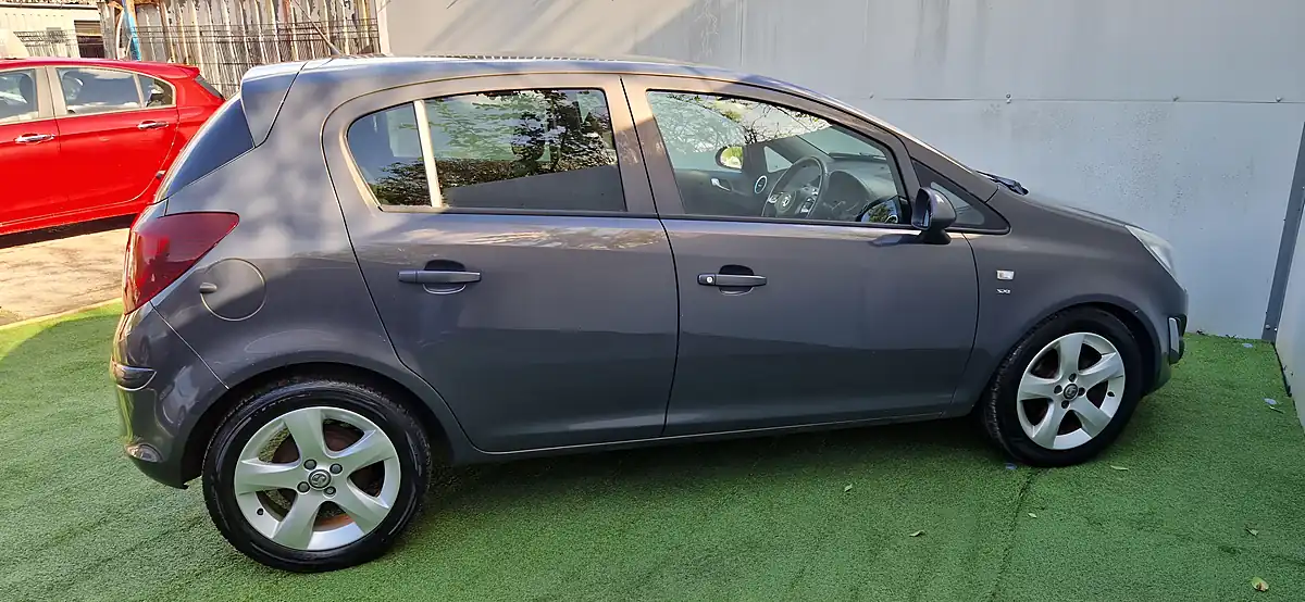 Used 2013 Vauxhall Corsa Sxi Ac Grey - Interior and Exterior details 5