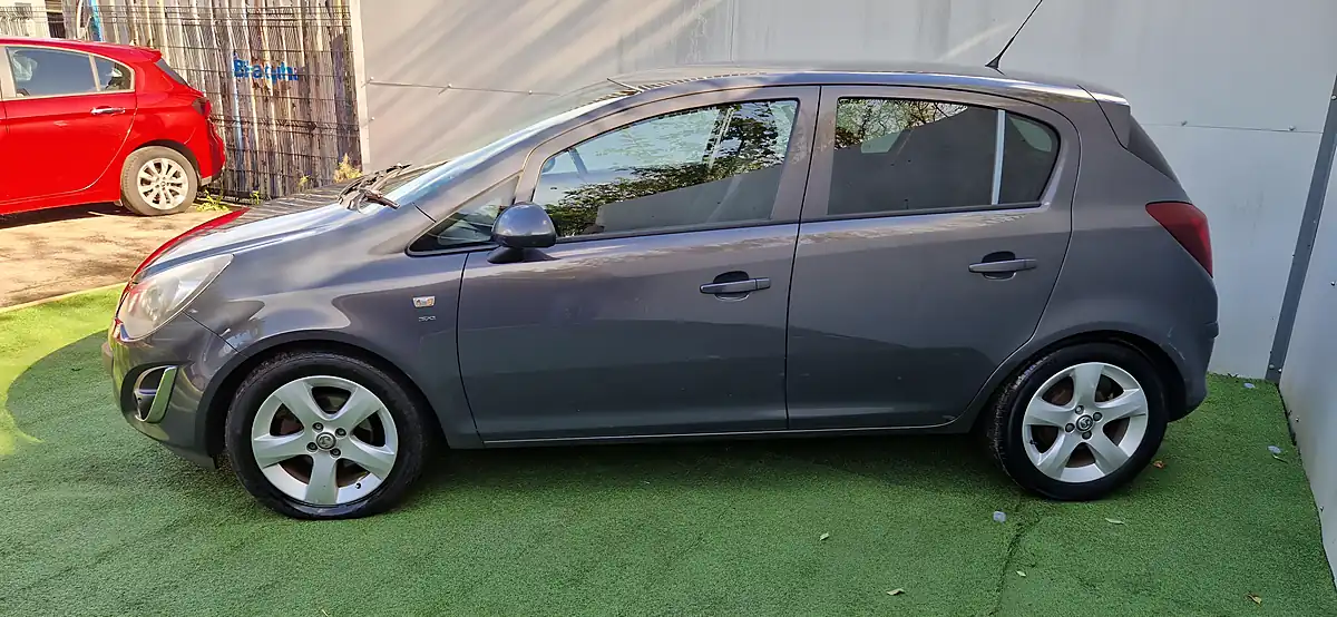 Used 2013 Vauxhall Corsa Sxi Ac Grey - Interior and Exterior details 7