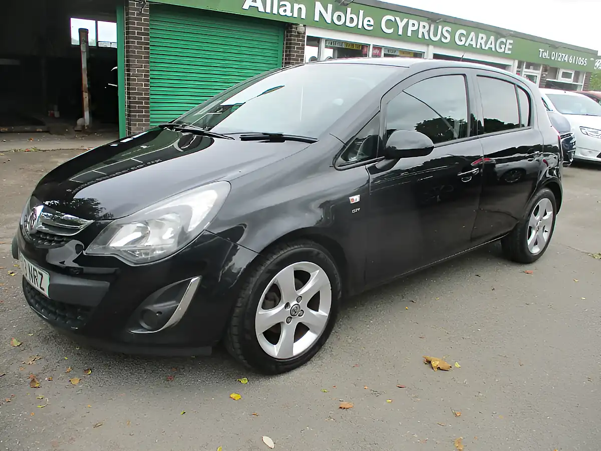 Used 2013 Vauxhall Corsa Sxi Black - Front View
