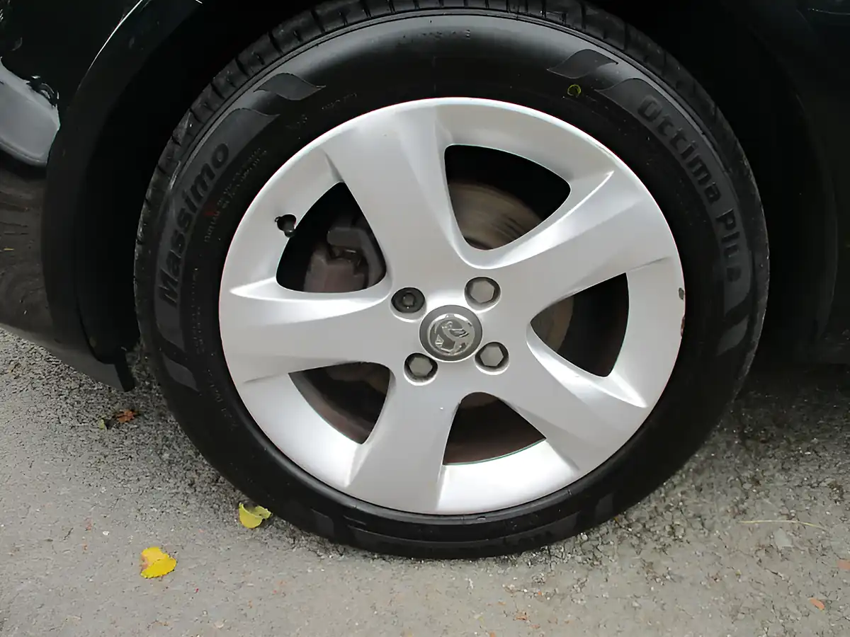 Used 2013 Vauxhall Corsa Sxi Black - Interior and Exterior details 10