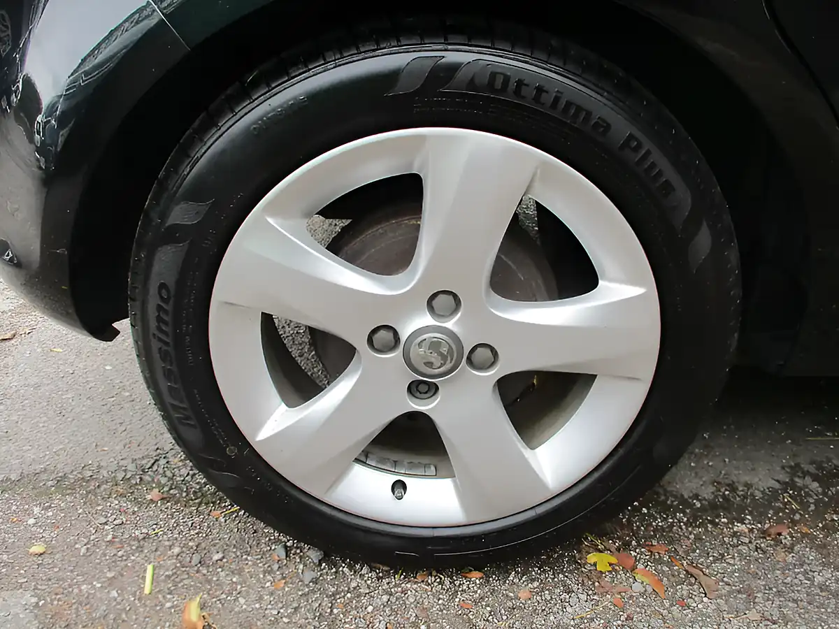 Used 2013 Vauxhall Corsa Sxi Black - Interior and Exterior details 11