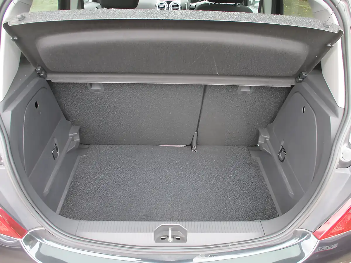 Used 2013 Vauxhall Corsa Sxi Black - Interior and Exterior details 18