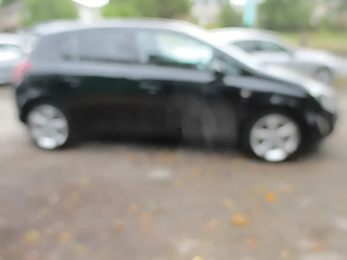 Used 2013 Vauxhall Corsa Sxi Black - Interior and Exterior details 4