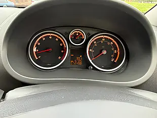 Used 2013 Vauxhall Corsa Sxi Black - Interior and Exterior details 15