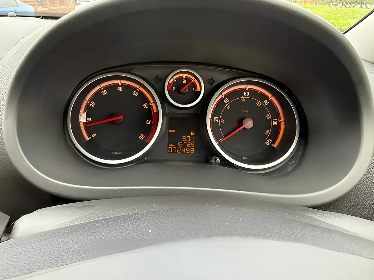 Used 2013 Vauxhall Corsa Sxi Black - Interior and Exterior details 15