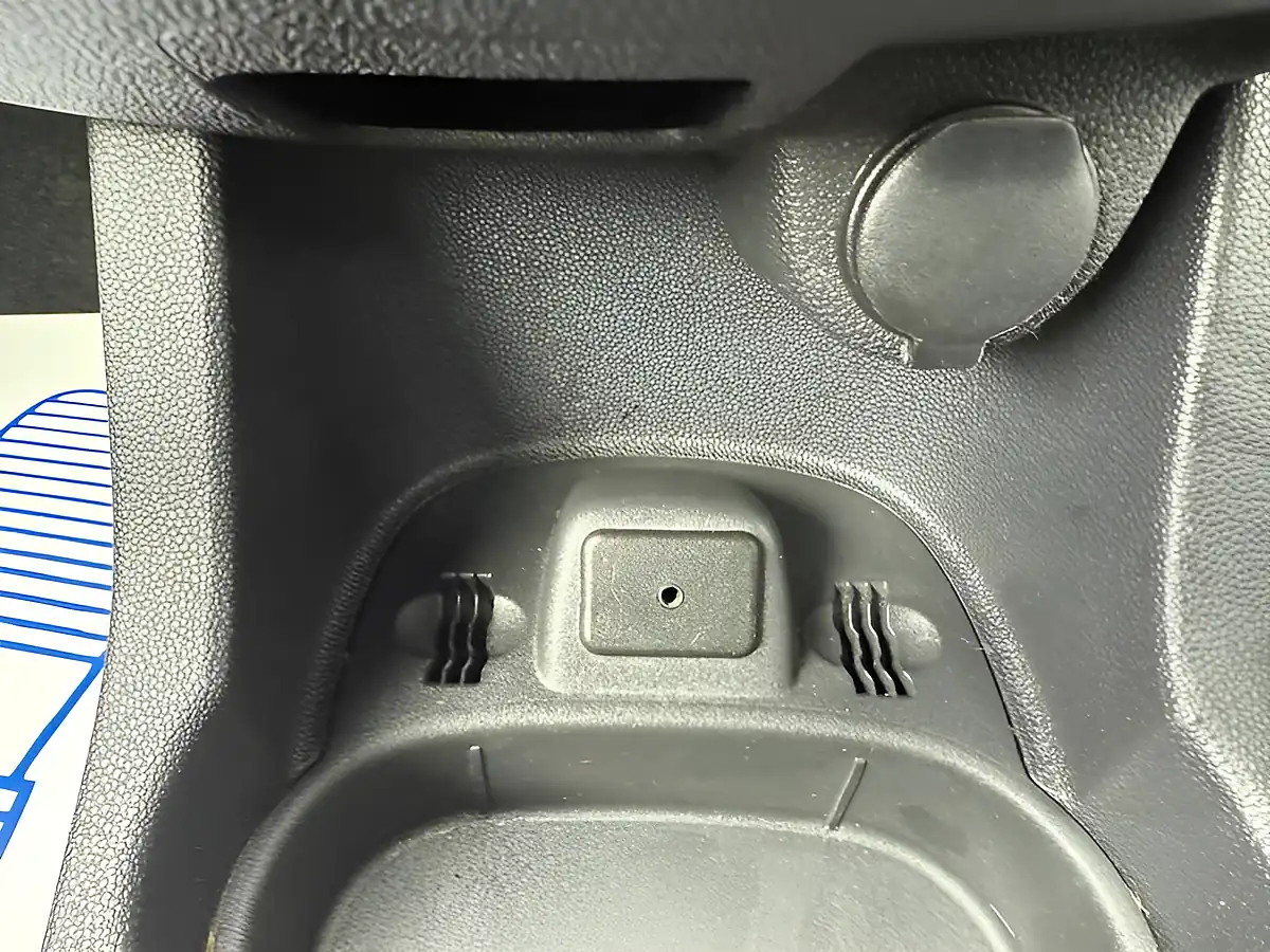 Used 2013 Vauxhall Corsa Sxi Black - Interior and Exterior details 16