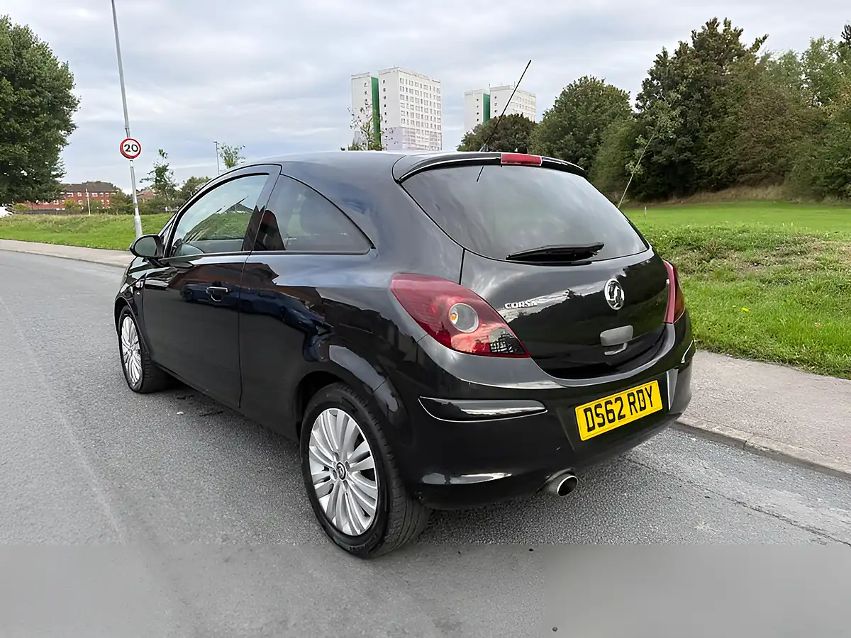 Used 2013 Vauxhall Corsa Sxi Black - Interior and Exterior details 3
