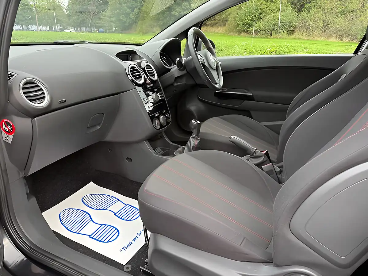 Used 2013 Vauxhall Corsa Sxi Black - Interior and Exterior details 7