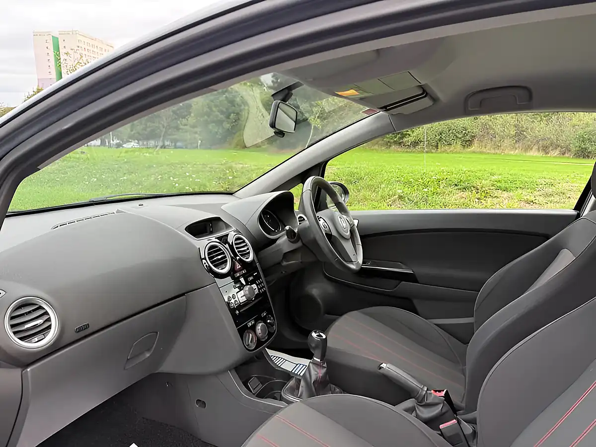 Used 2013 Vauxhall Corsa Sxi Black - Interior and Exterior details 8