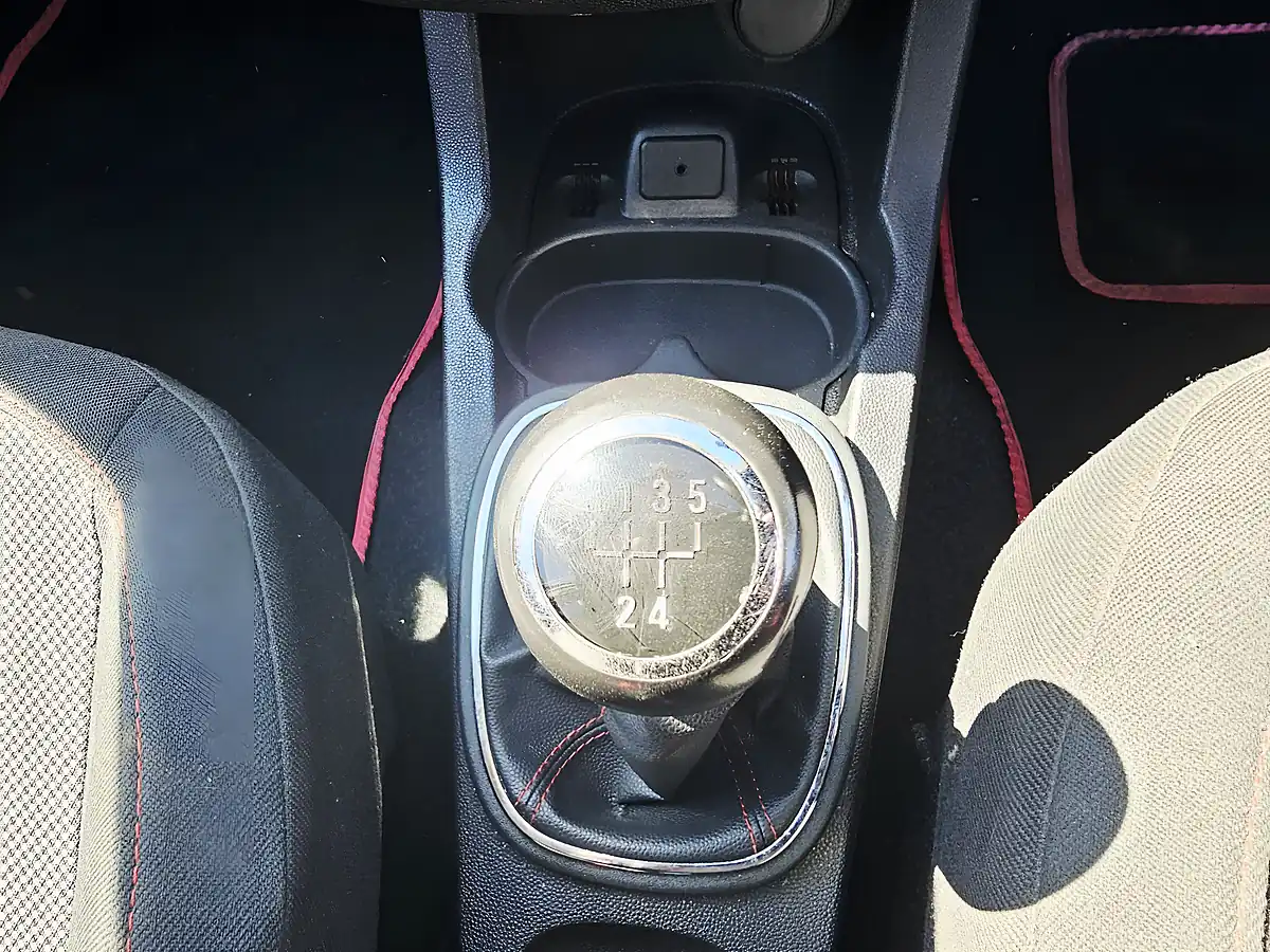 Used 2013 Vauxhall Corsa Sxi Black - Interior and Exterior details 10