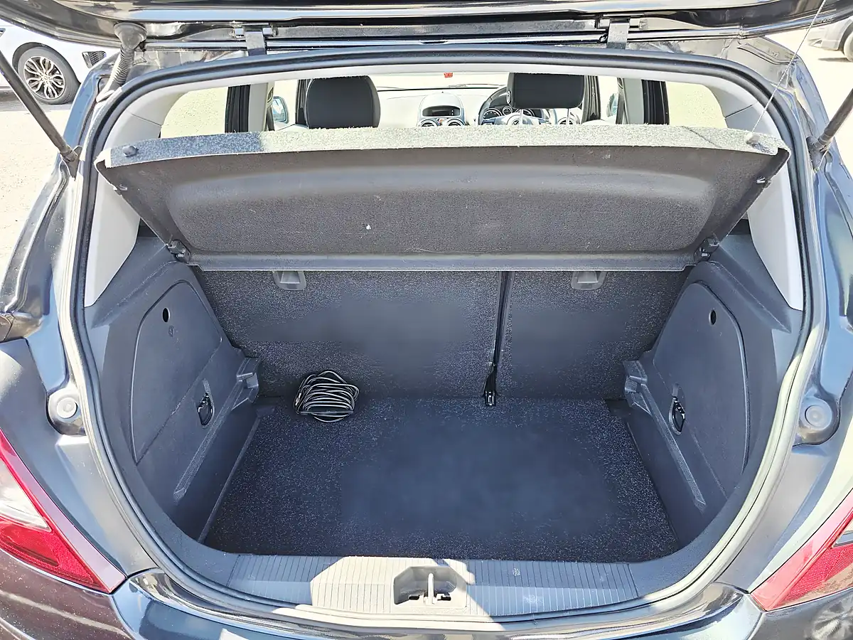 Used 2013 Vauxhall Corsa Sxi Black - Interior and Exterior details 7