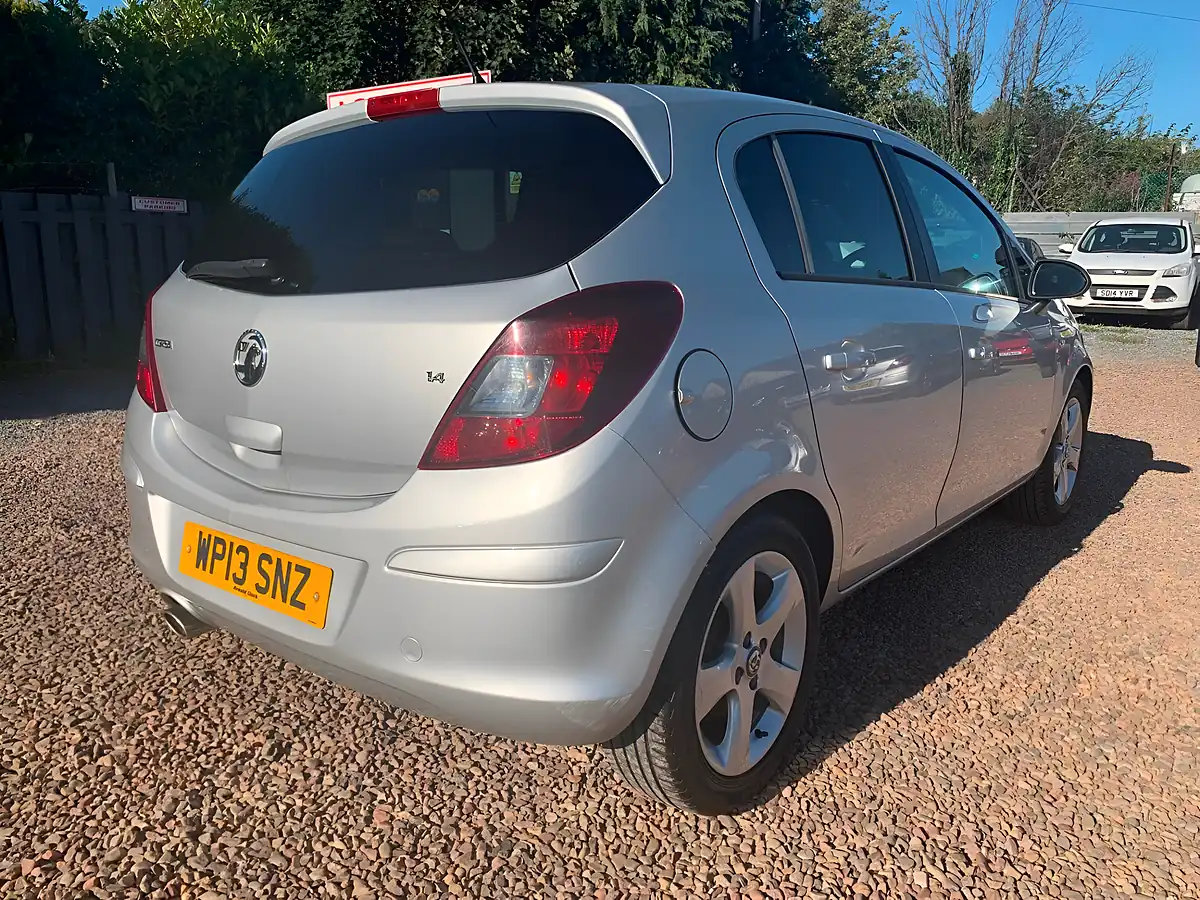 Used 2013 Vauxhall Corsa Sxi Silver - Interior and Exterior details 11