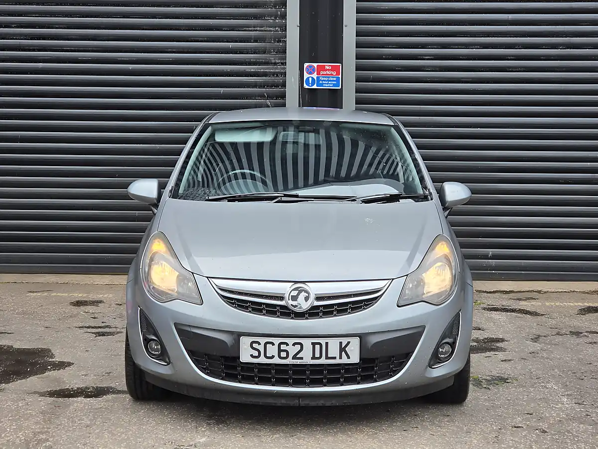 Used 2013 Vauxhall Corsa Sxi Silver - Interior and Exterior details 5