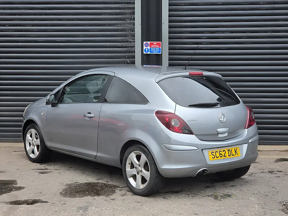 Used 2013 Vauxhall Corsa Sxi Silver - Interior and Exterior details 8