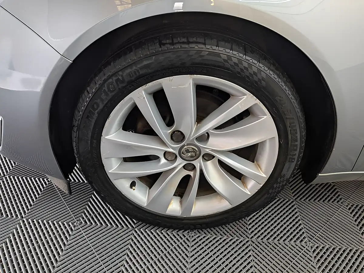 Used 2013 Vauxhall Insignia Sri Nav Silver - Interior and Exterior details 11