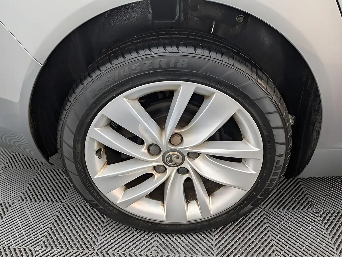 Used 2013 Vauxhall Insignia Sri Nav Silver - Interior and Exterior details 12