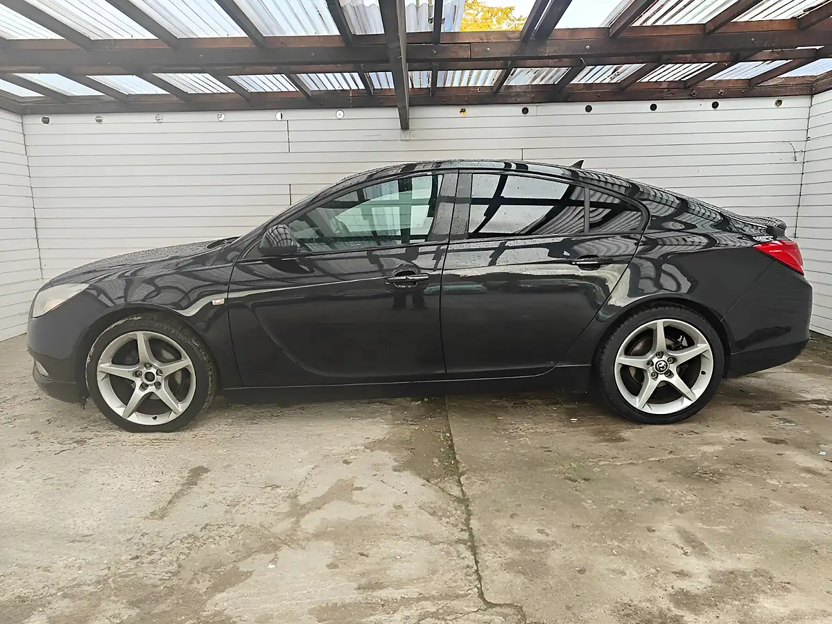 Used 2013 Vauxhall Insignia Sri Vx Line Black - Interior and Exterior details 12