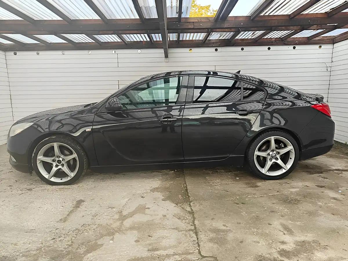 Used 2013 Vauxhall Insignia Sri Vx Line Black - Interior and Exterior details 3