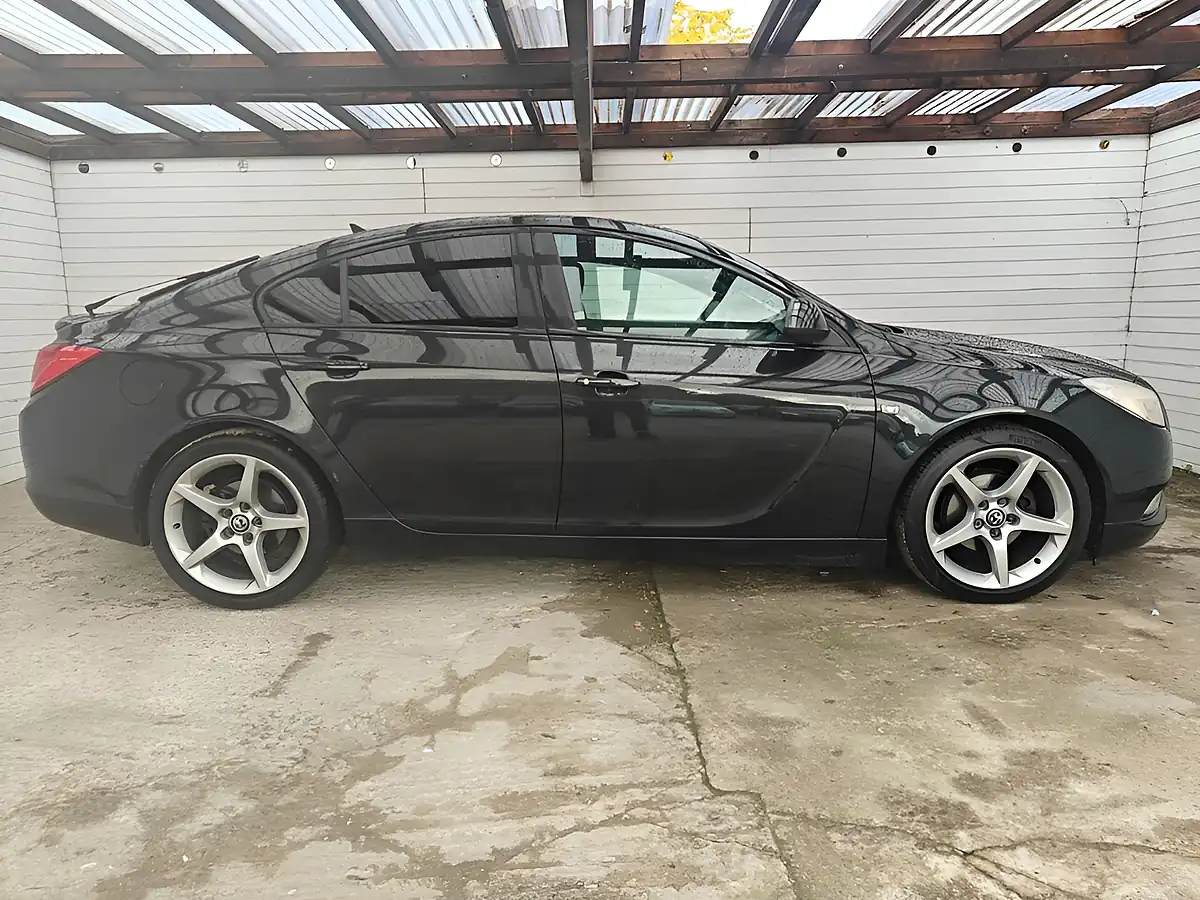 Used 2013 Vauxhall Insignia Sri Vx Line Black - Interior and Exterior details 9