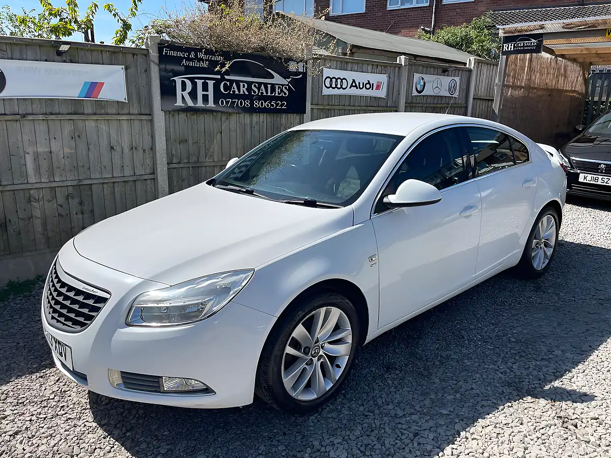 Used 2013 Vauxhall Insignia Sri White - Front View