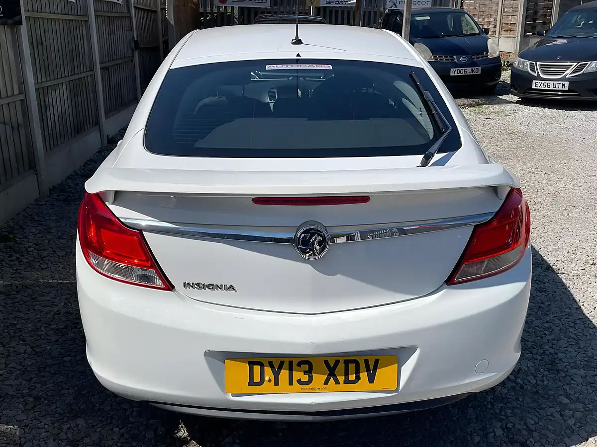 Used 2013 Vauxhall Insignia Sri White - Interior and Exterior details 8
