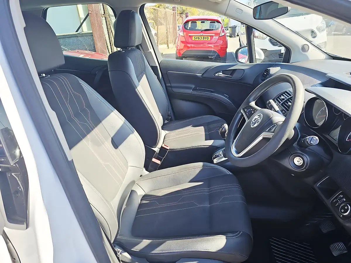 Used 2013 Vauxhall Meriva Active Limited Edition White - Interior and Exterior details 8