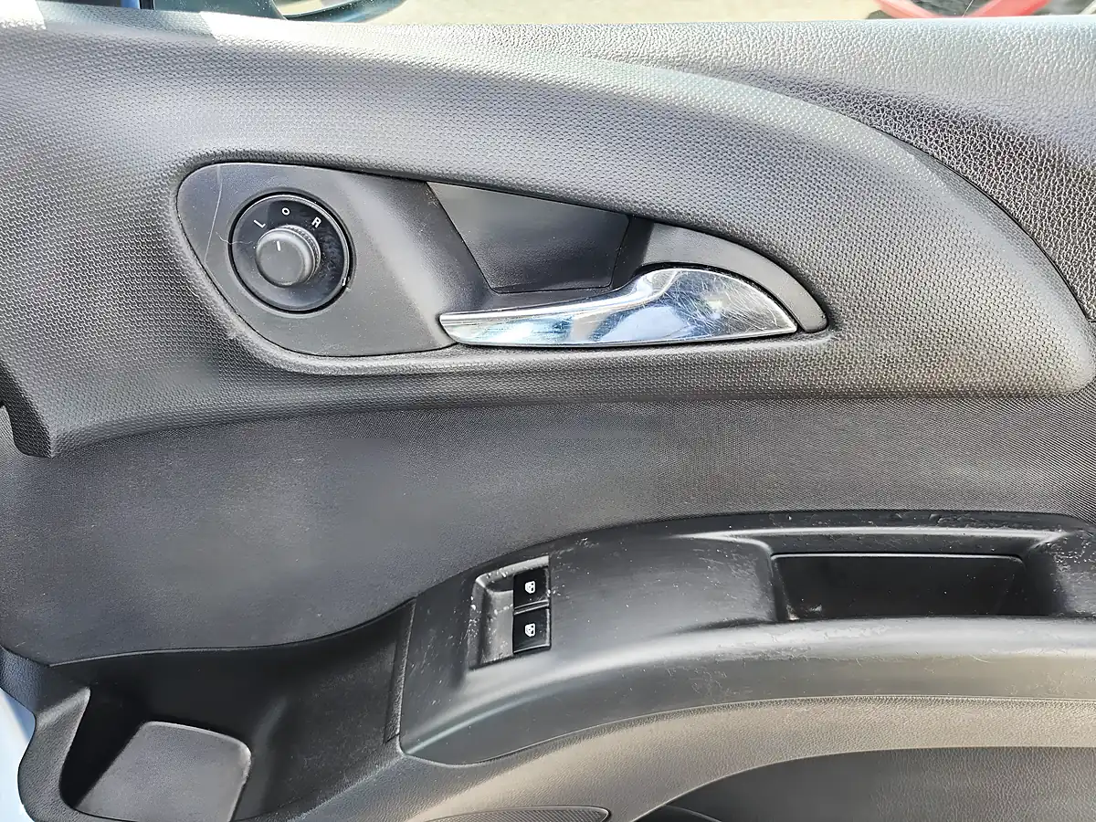 Used 2013 Vauxhall Meriva Exclusiv Blue - Interior and Exterior details 14