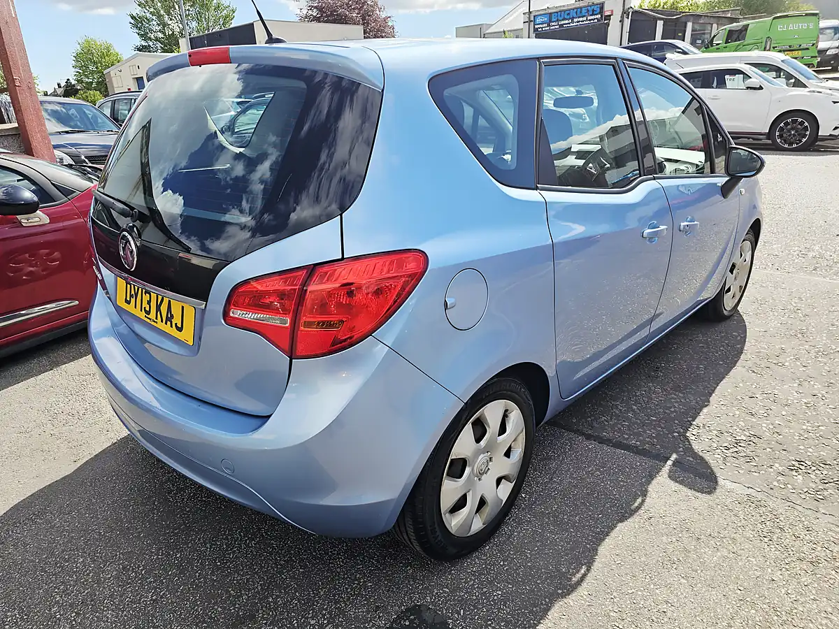 Used 2013 Vauxhall Meriva Exclusiv Blue - Interior and Exterior details 3