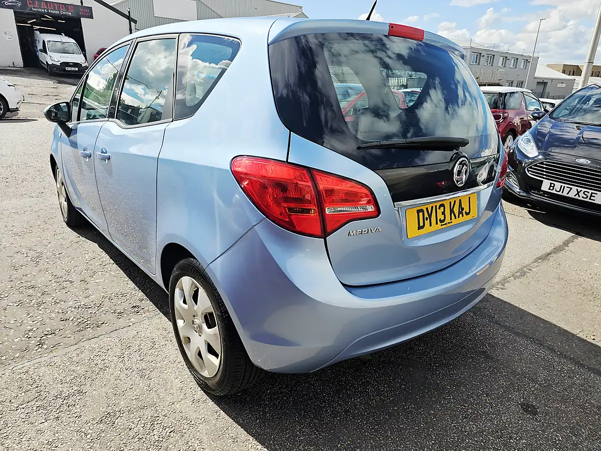 Used 2013 Vauxhall Meriva Exclusiv Blue - Interior and Exterior details 5